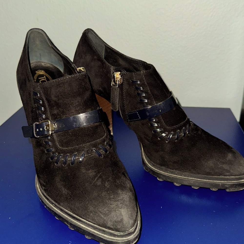 Tod’s High Heel Black Suede Bootie size 9